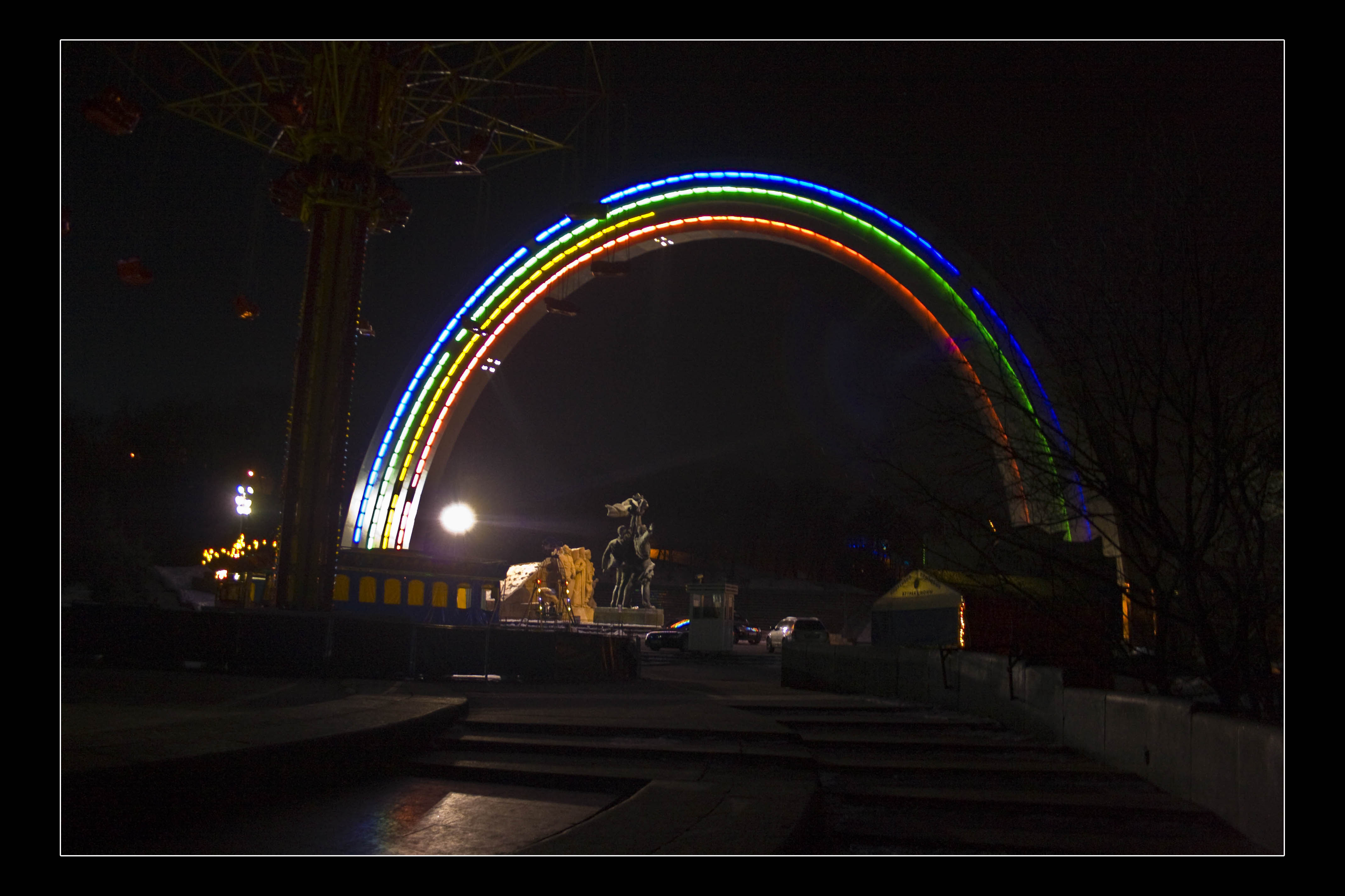 Kiev (Ua) Monumento Luci 