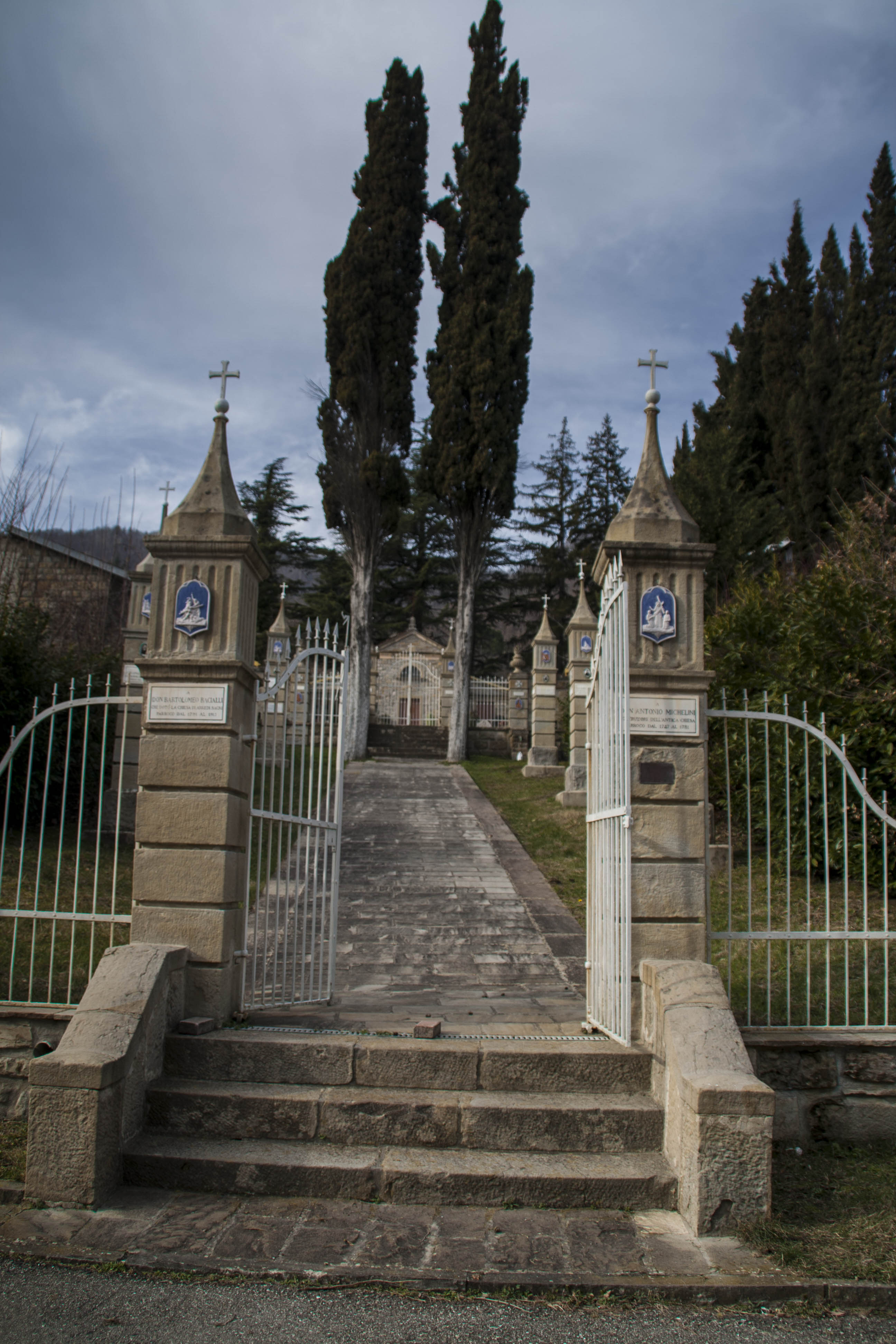 Monghidoro (Bo) Edificio Monumento Cimitero 