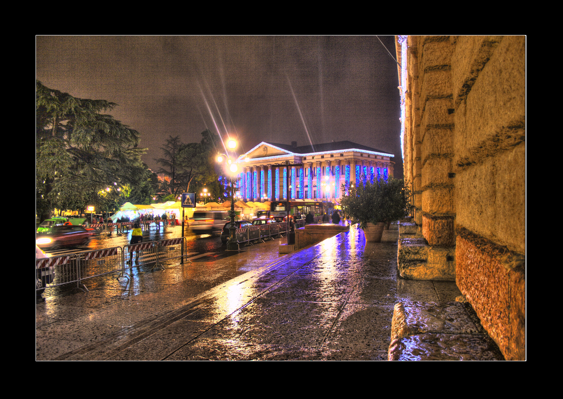 Verona Piazza Bra Banchetti S.Lucia HDR 