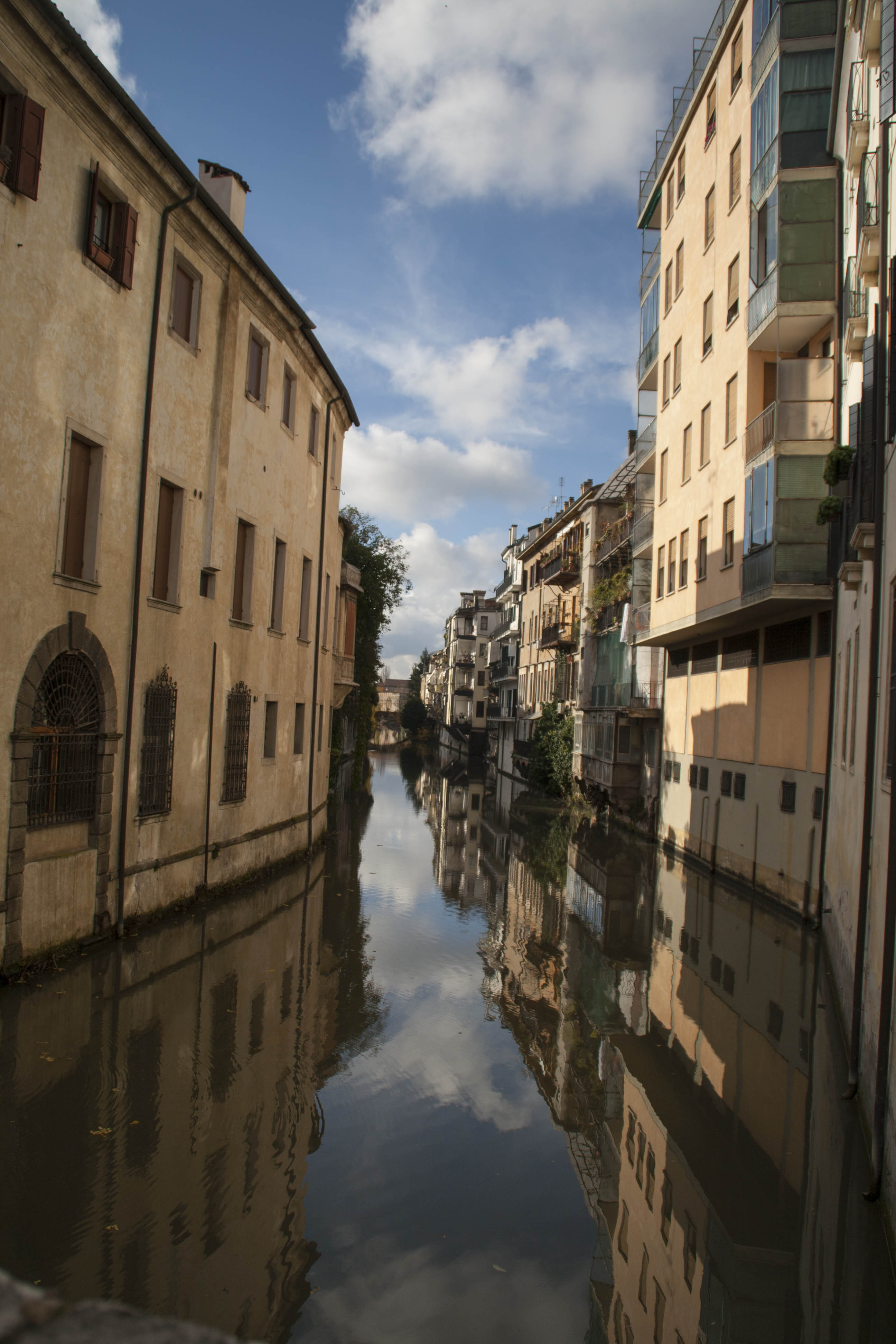 Padova Panorama Edifici Fiume 