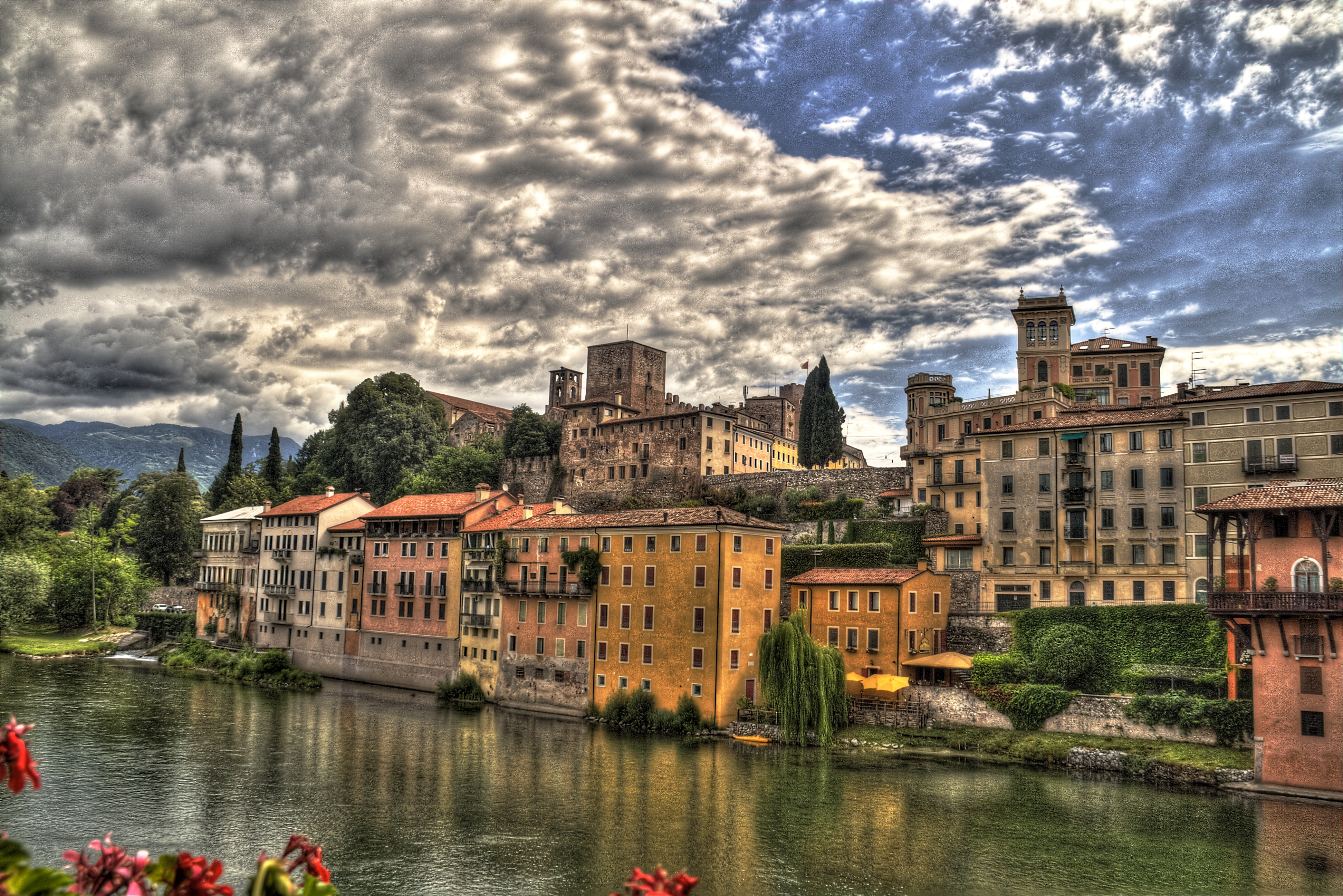 Bassano del Grappa (Vi) Panorama HDR Edifici 