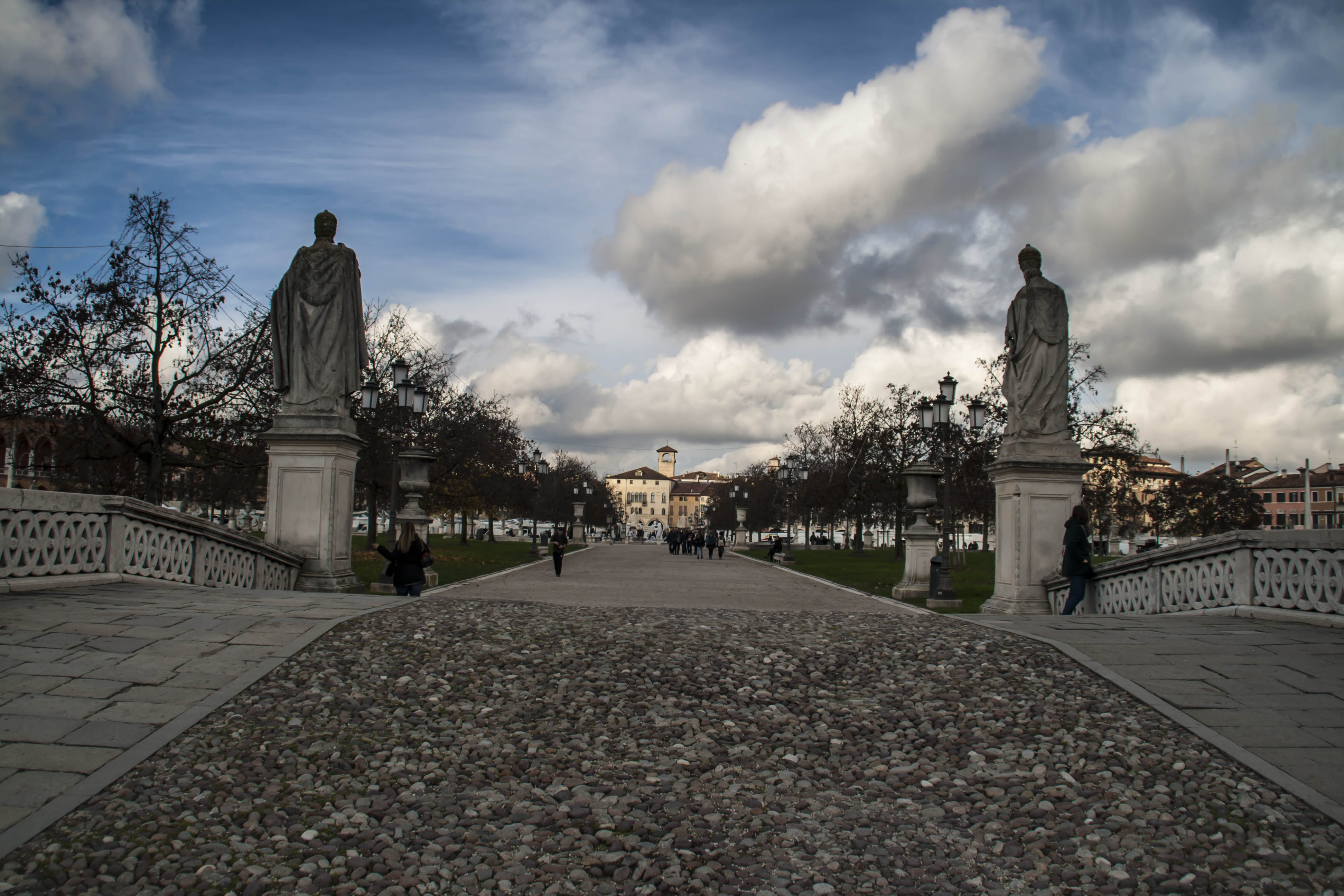 Padova Prato della Valle Particolare Monumenti Edifici HDR 