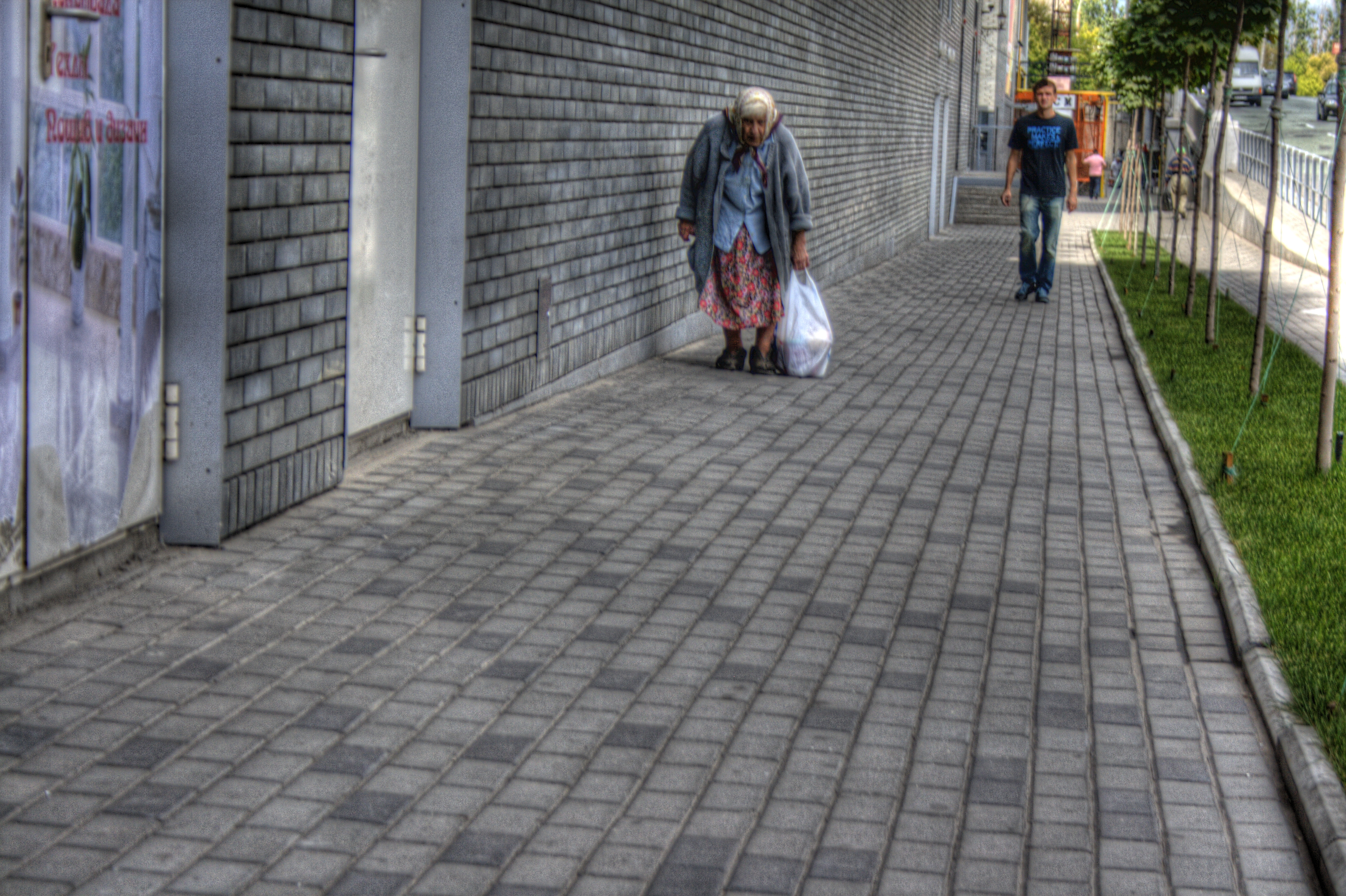 Dnipropetrovsk Ucraina Vecchia HDR Signora anziana a Dnipopetrovsk