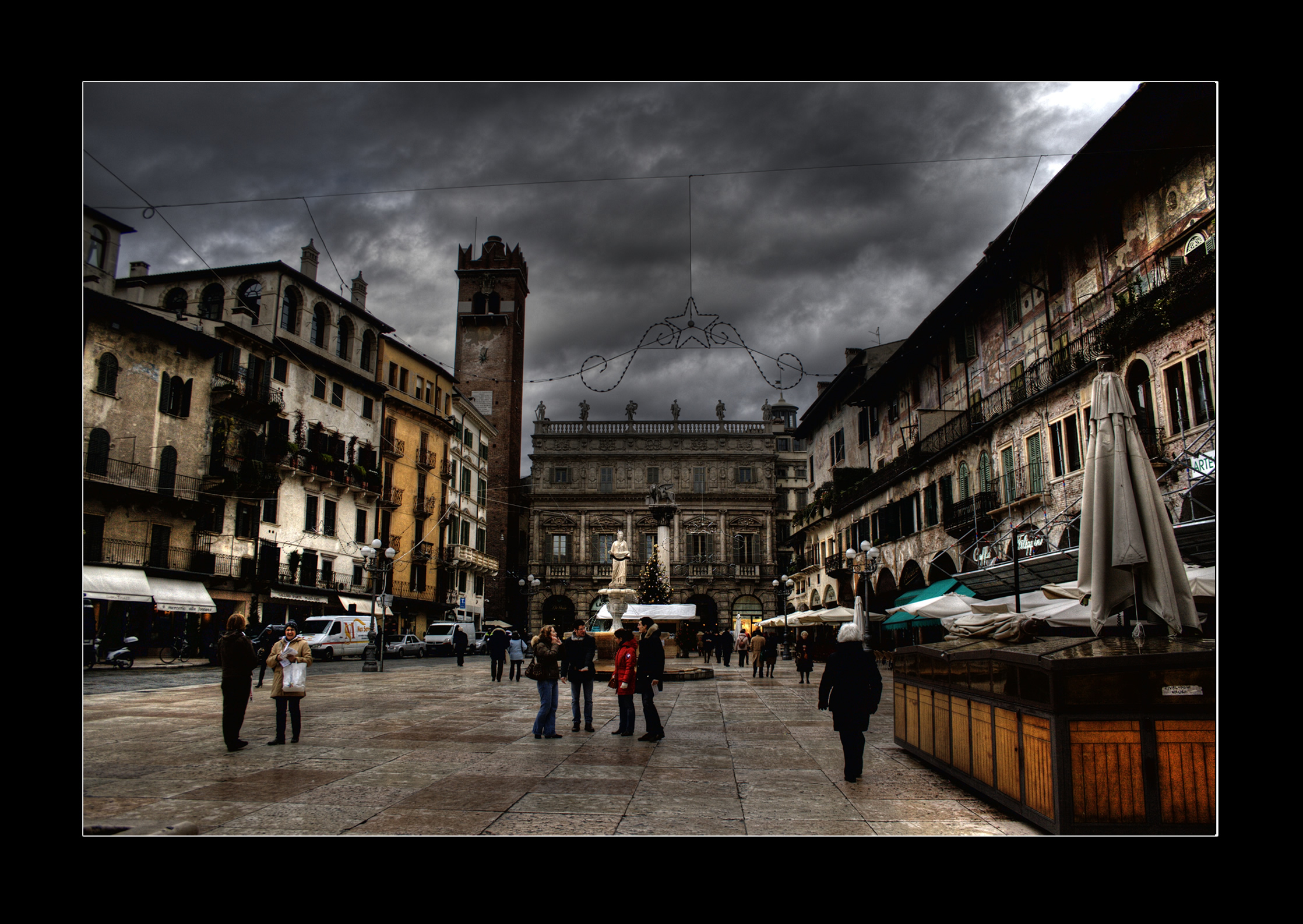 Verona Verona Piazza Erbe HDR Piazza delle Erbe a Dicembre a Verona