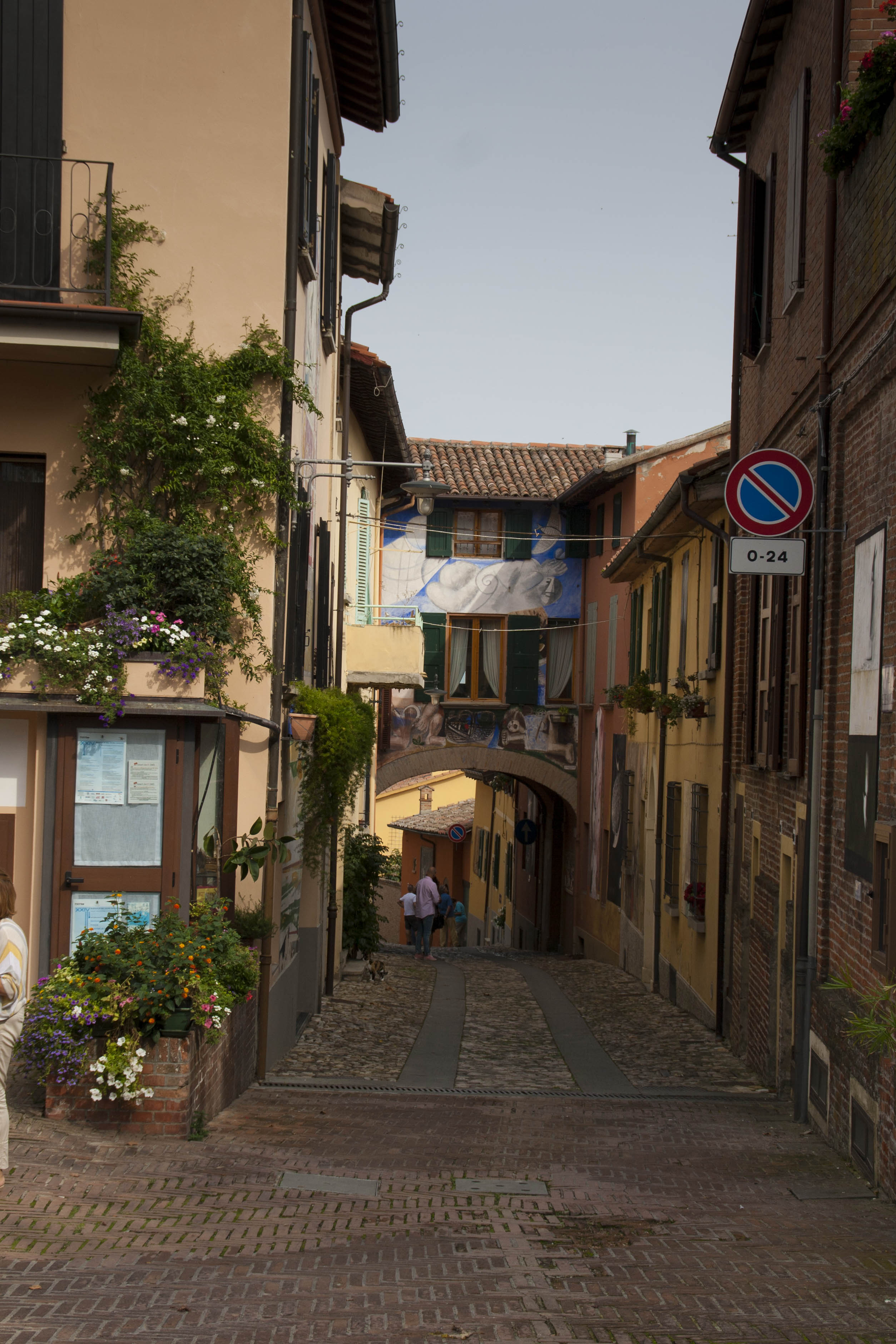 Dozza (Bo) Edificio Borgo Dozza il paese dai muri come quadri