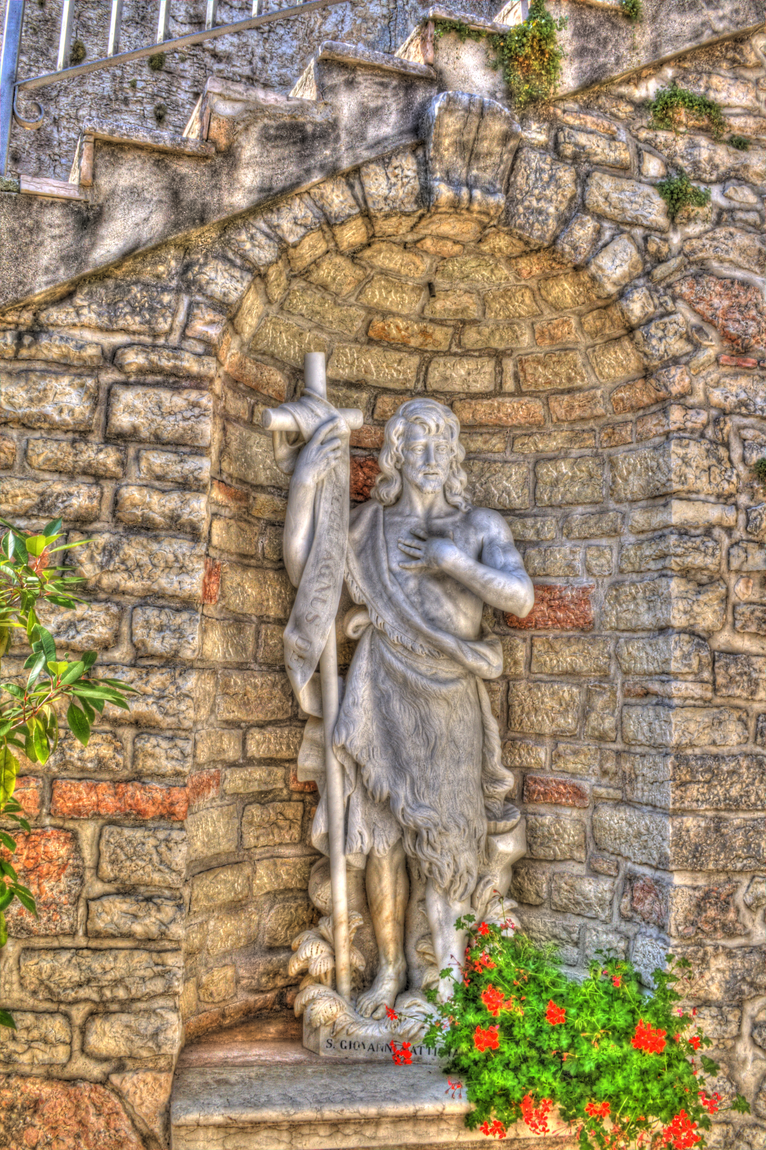 Madonna Della Corona (Vr) Statua HDR 