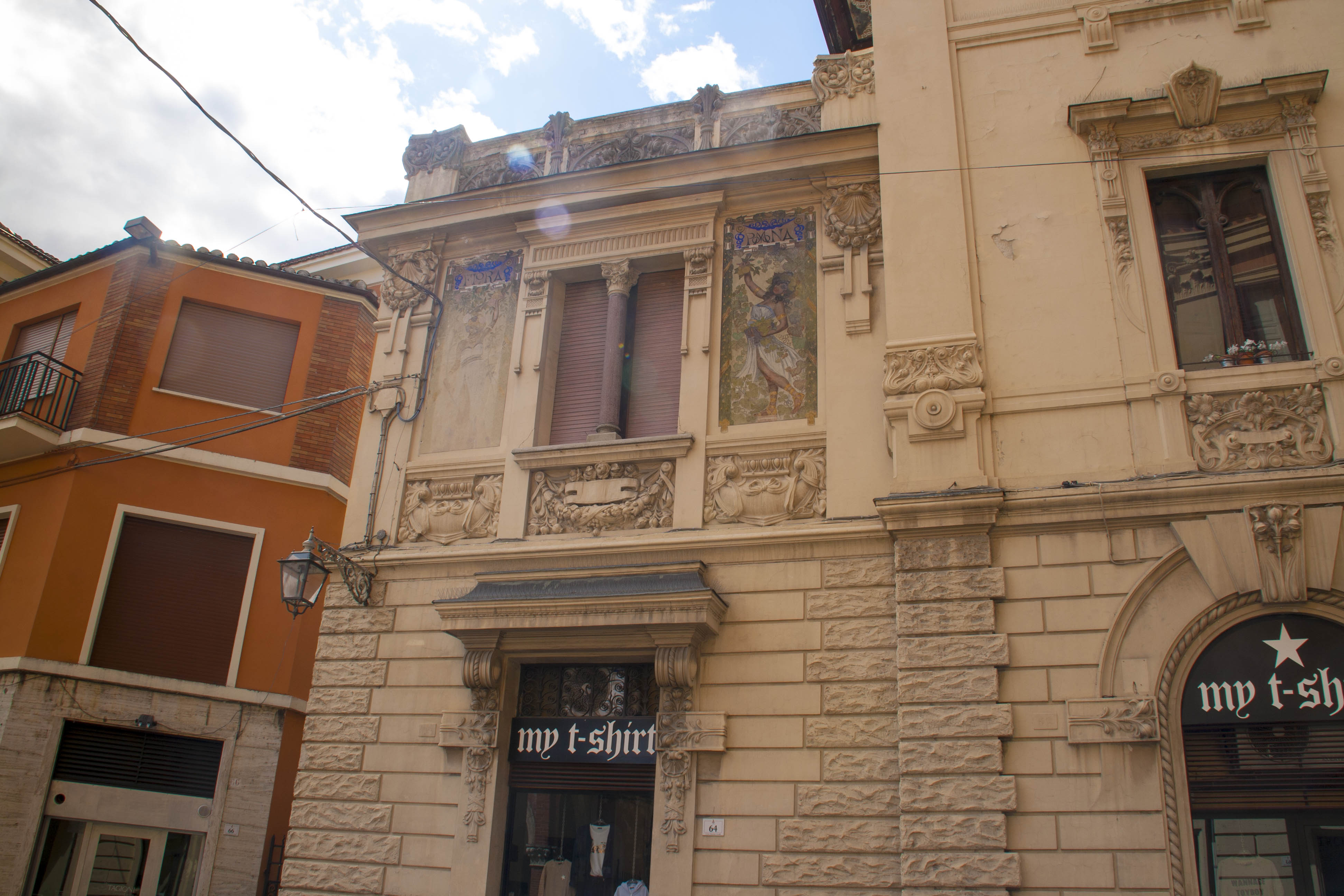 Teramo Edifici Monumenti Particolare 