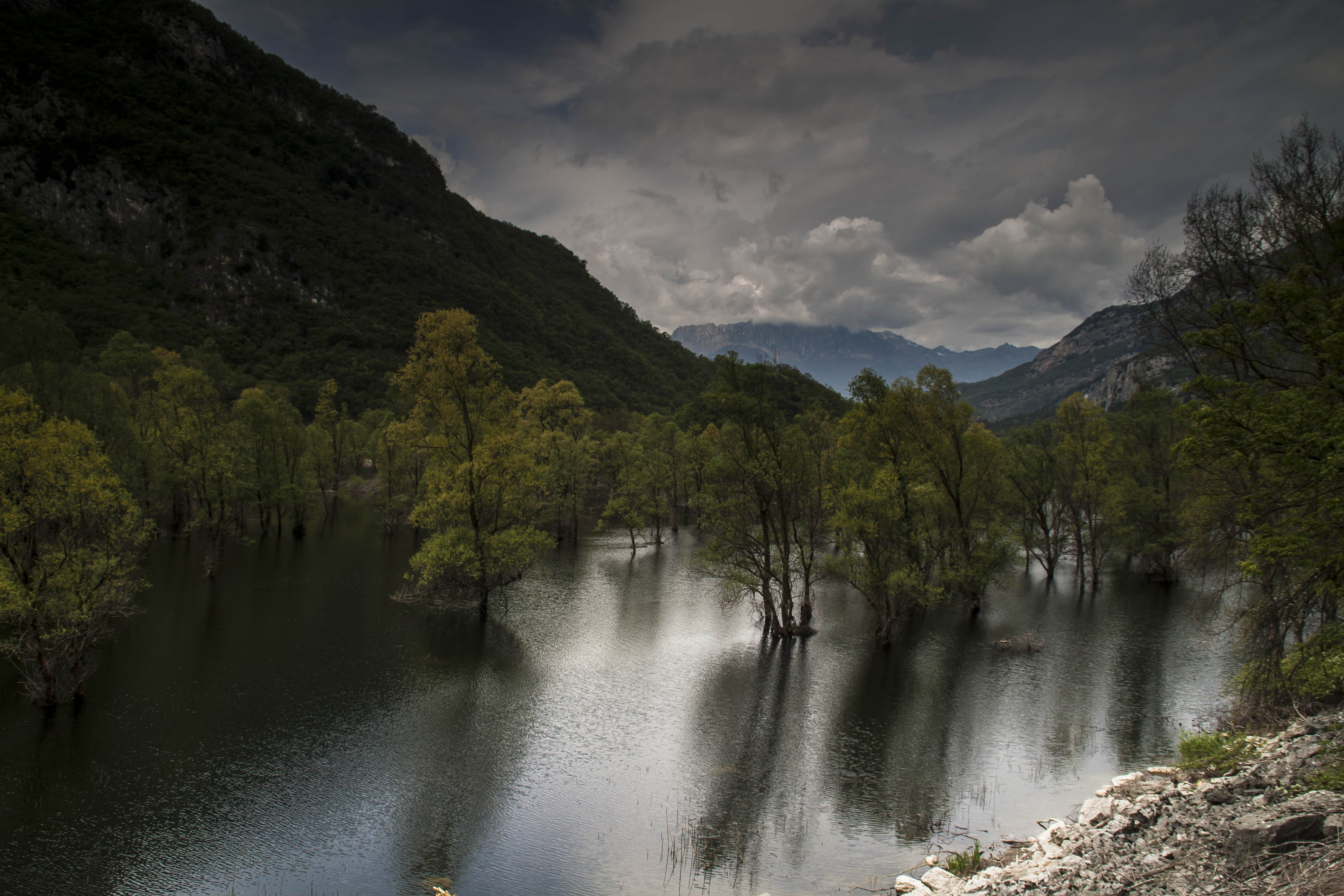 Nago (Tn) Lago di Loppio Natura Montagne Cielo Panorama 