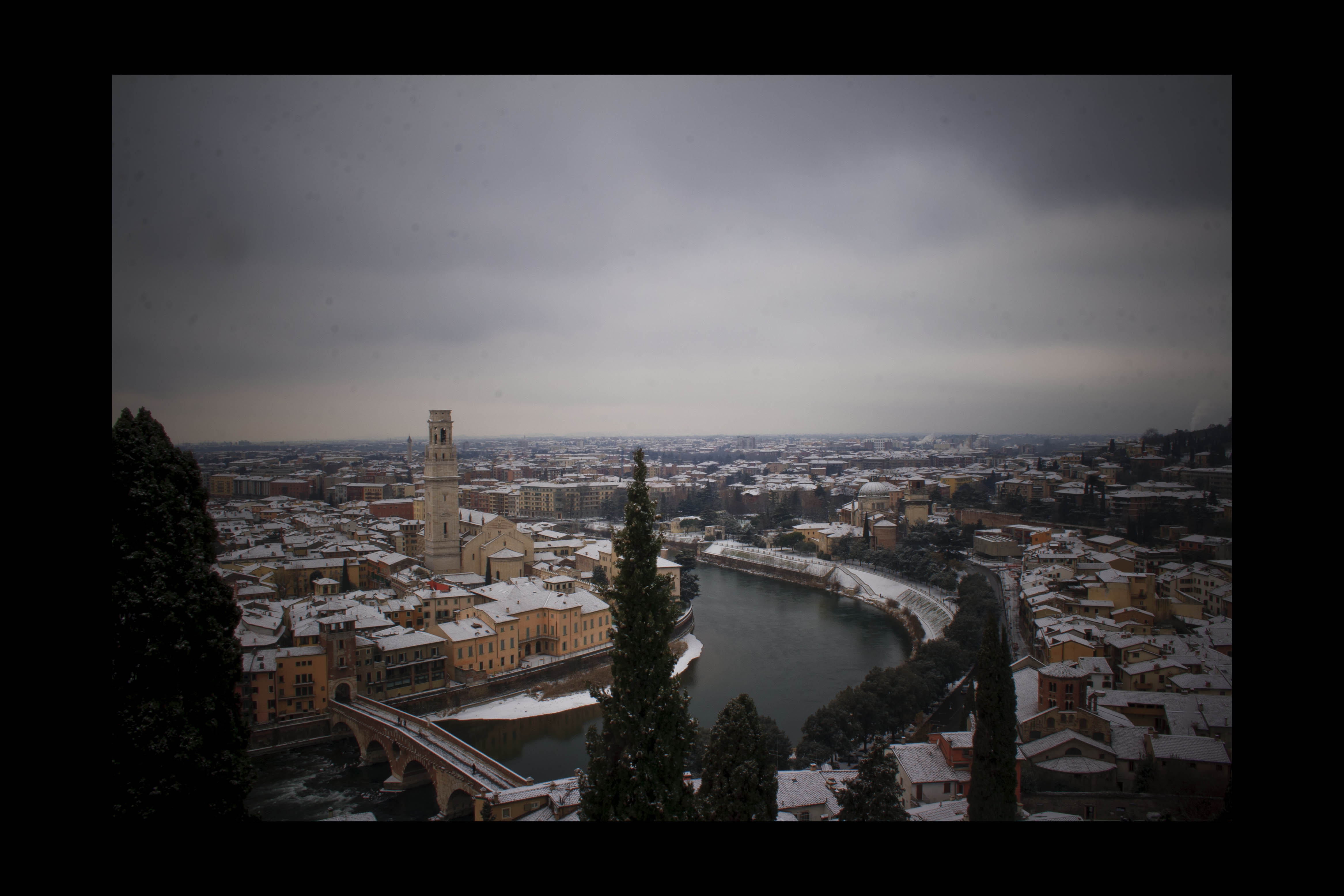 Verona Neve Ponte Pietra Panorama 