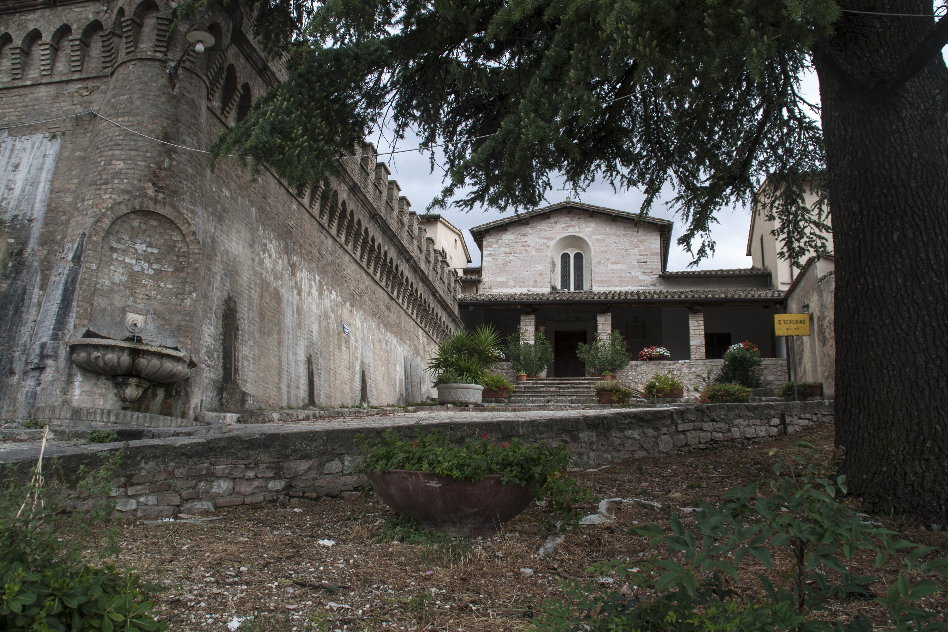 Spello Umbria Chiese Monumenti 