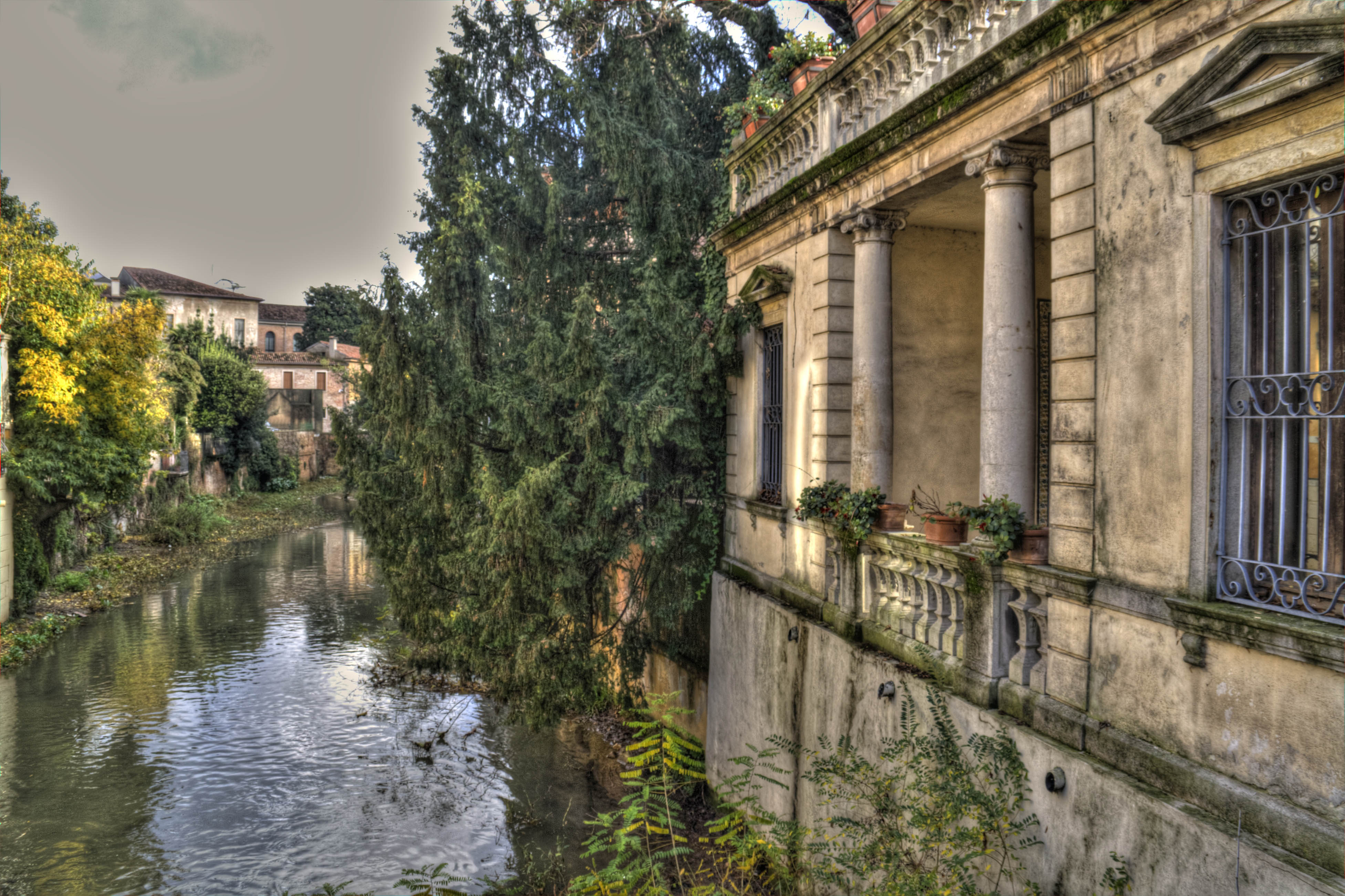 Padova Fiume HDR Edificio 