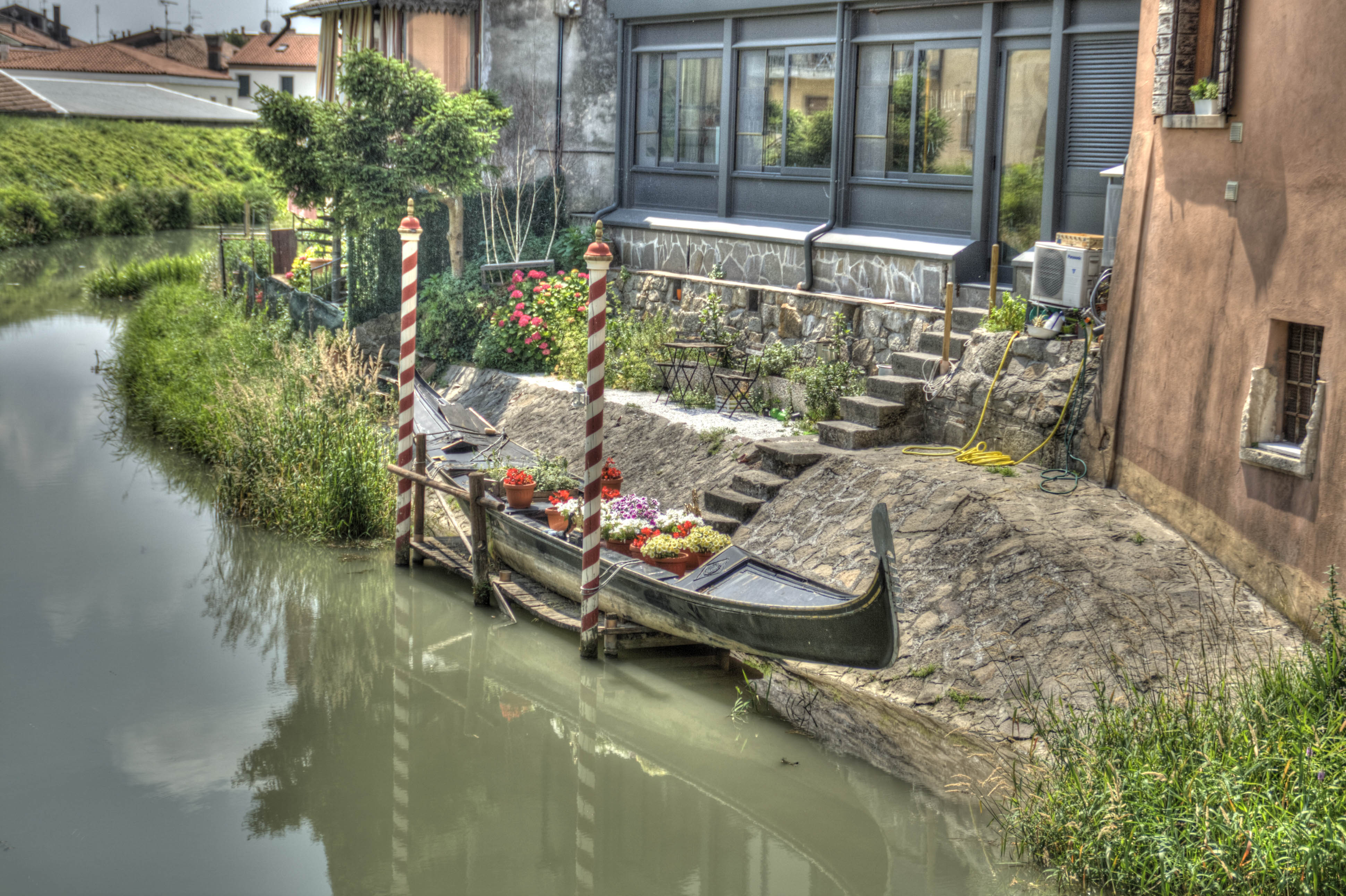 Monselice gondola HDR 