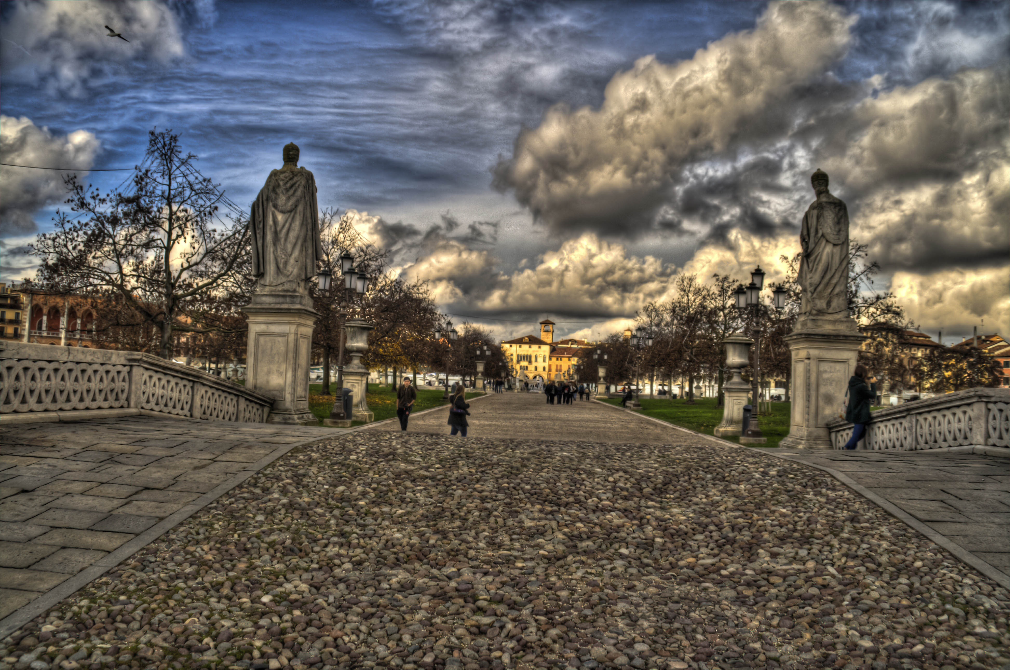 Padova Prato della Valle Particolare Monumenti Edifici HDR 