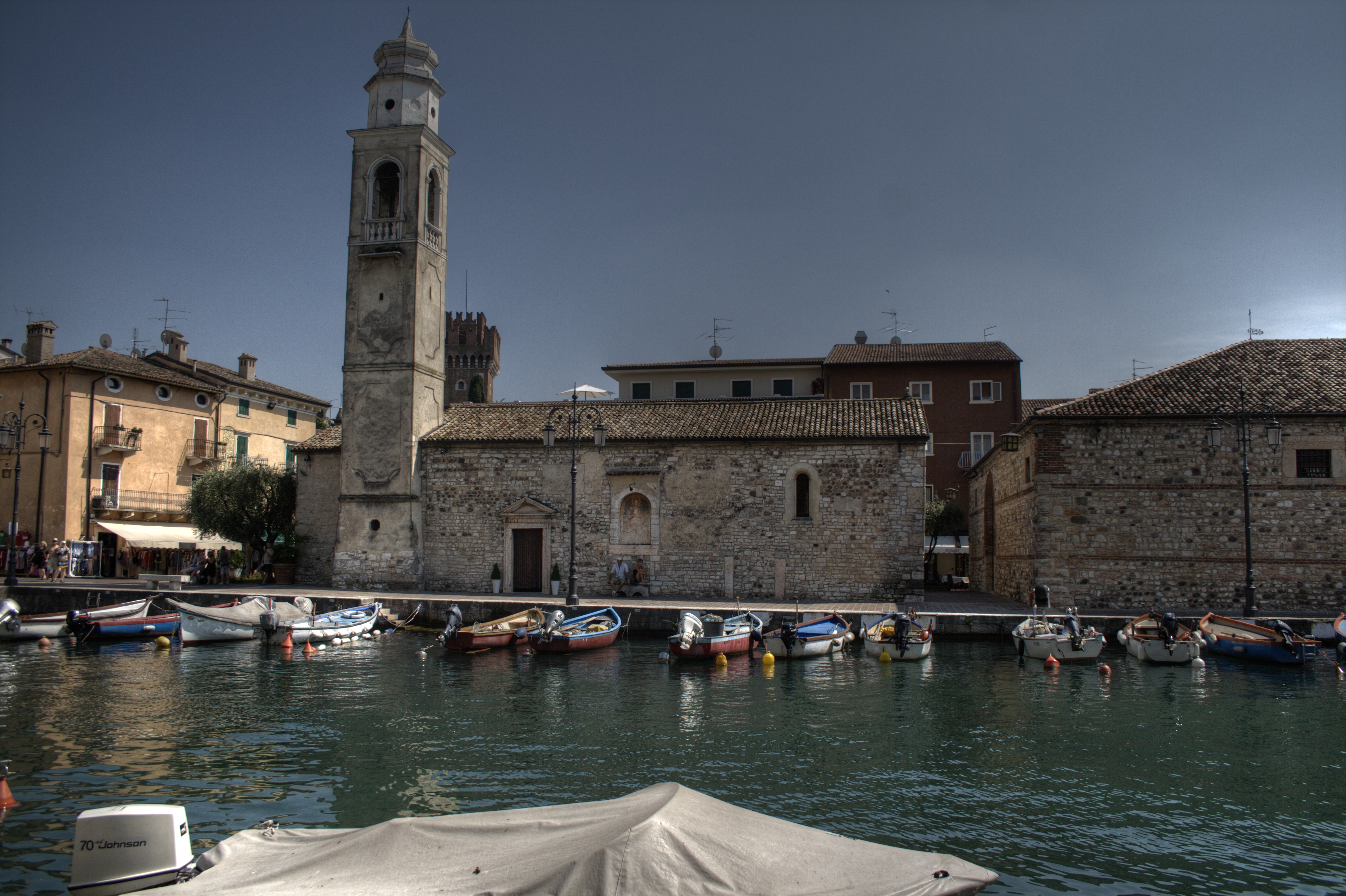 Lazzise (Vr) HDR Lago di Garda Chiesa 