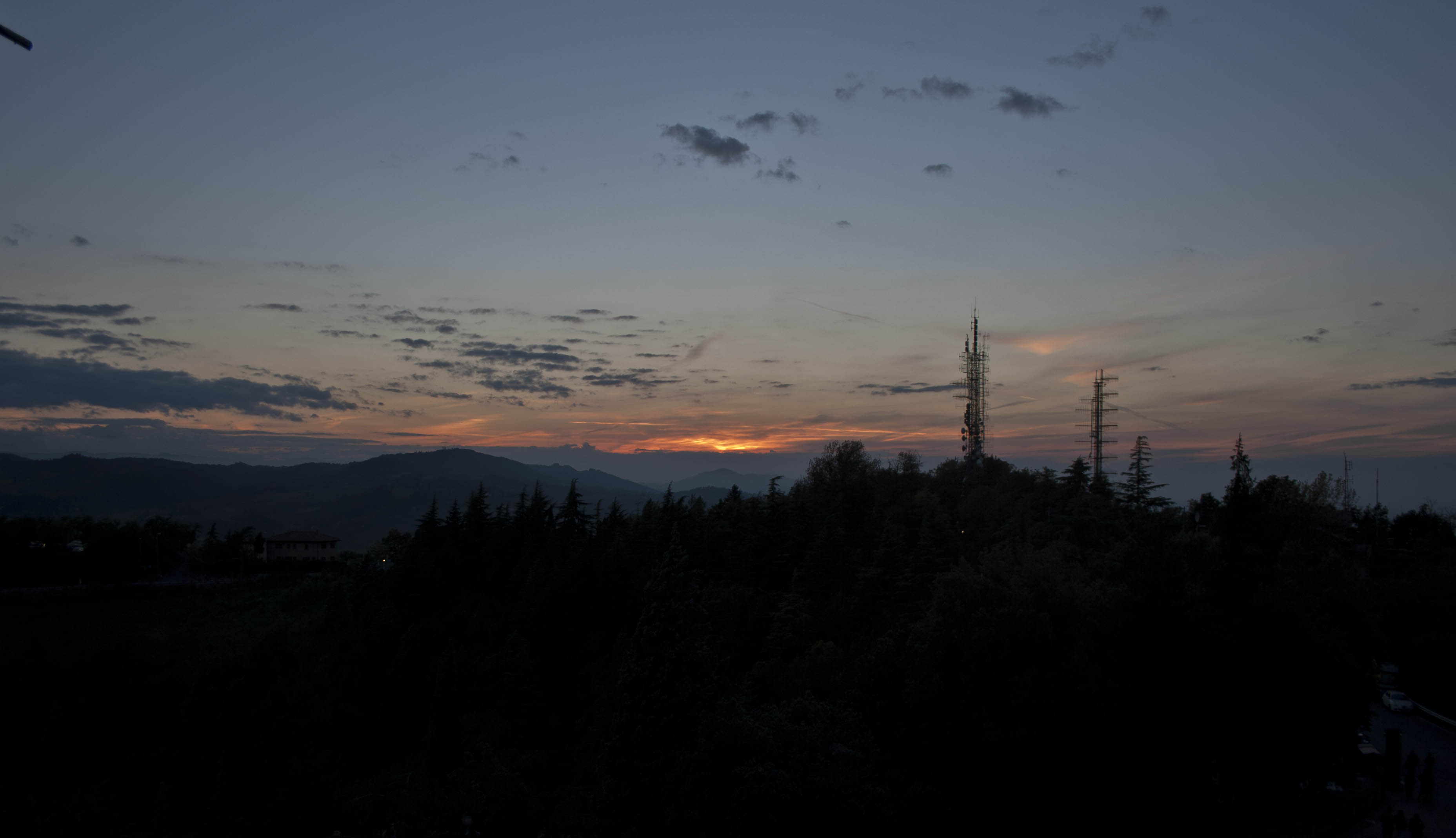 Bologna San Luca Monastero Colline Tramonto 