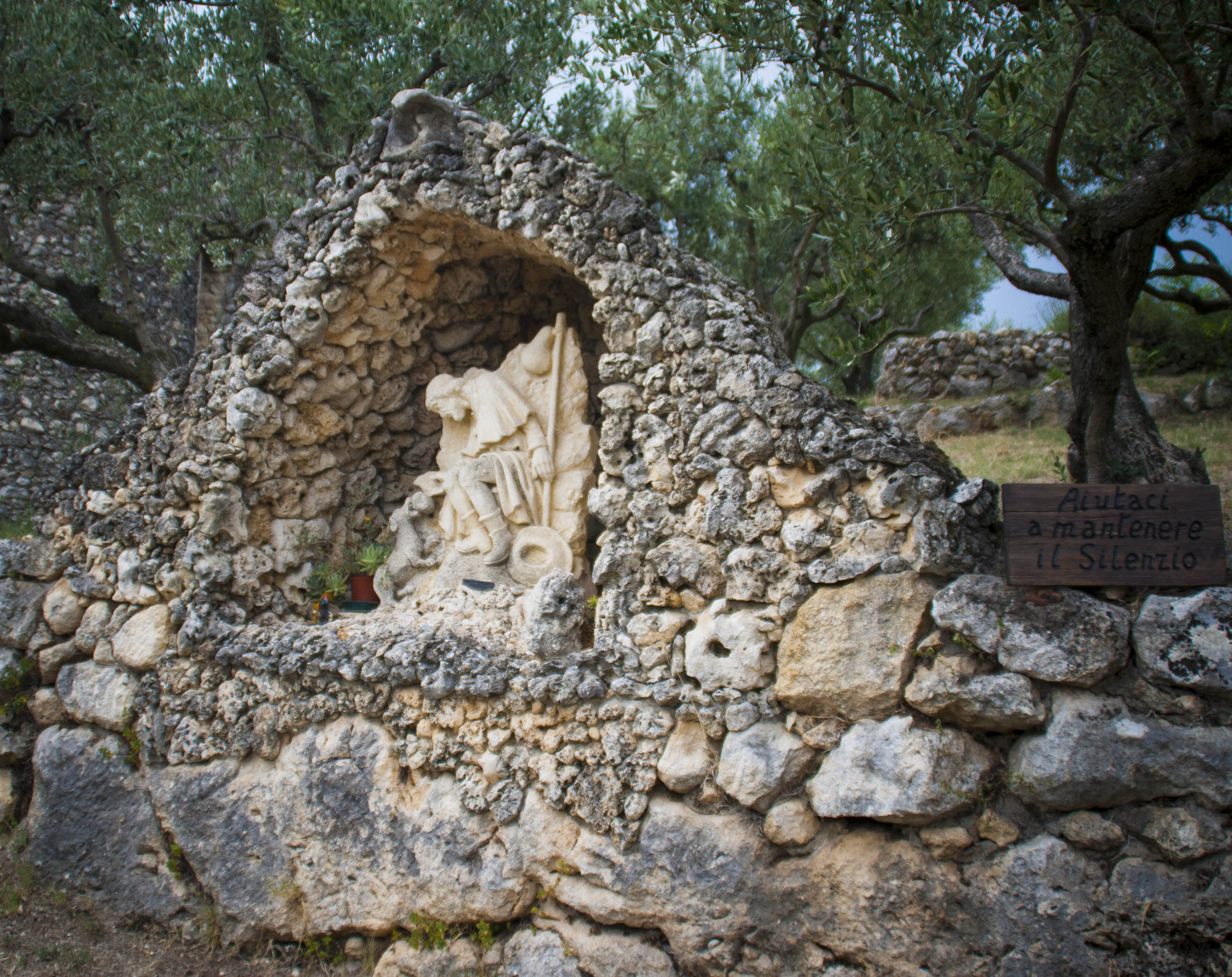 Verona Chiesa monumenti  Chiesa di S. Rocchetto particolare