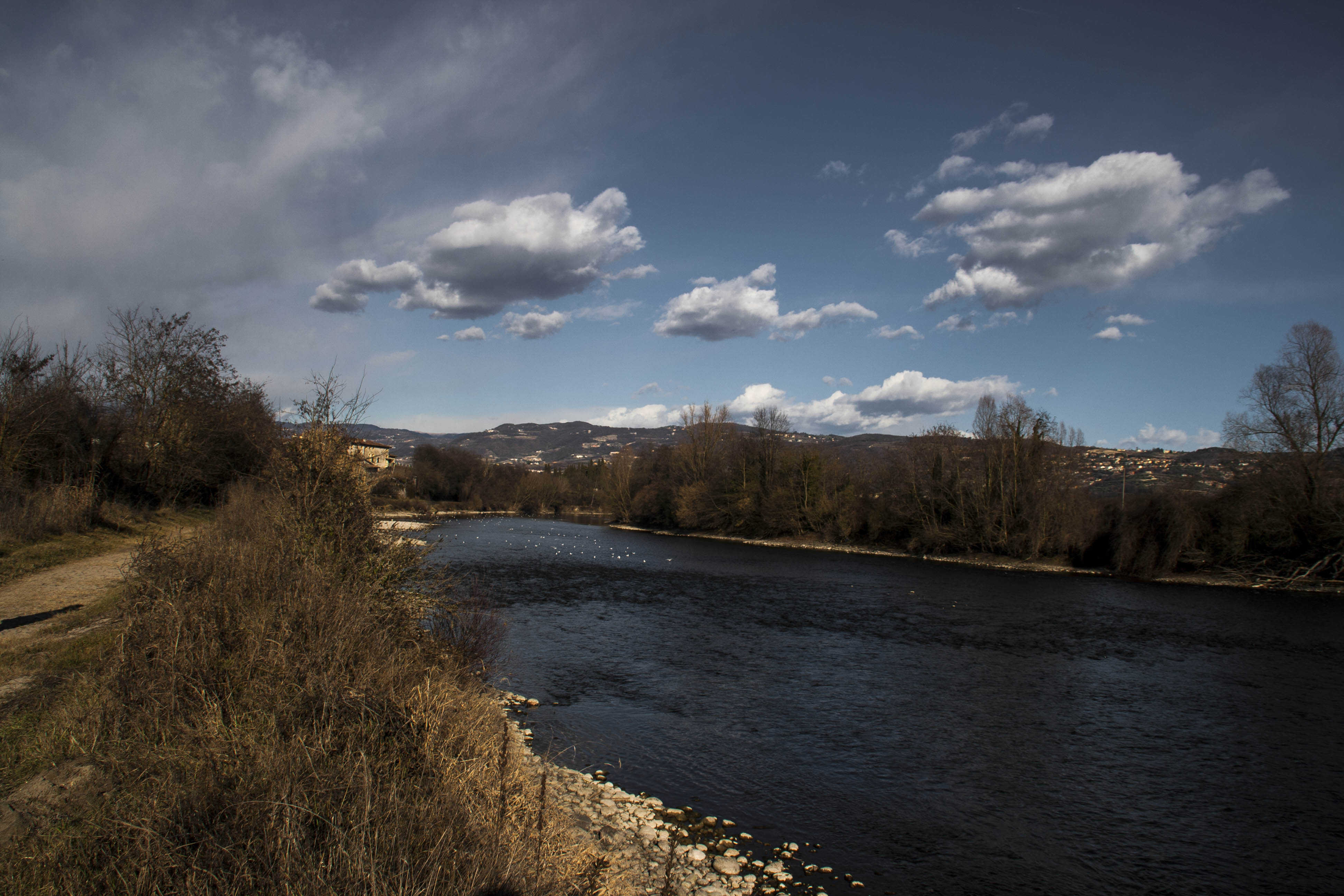 Parona (Vr) Adige Fiume Cielo Nuvole Percorso lungo Adige da Parona a Pescantina