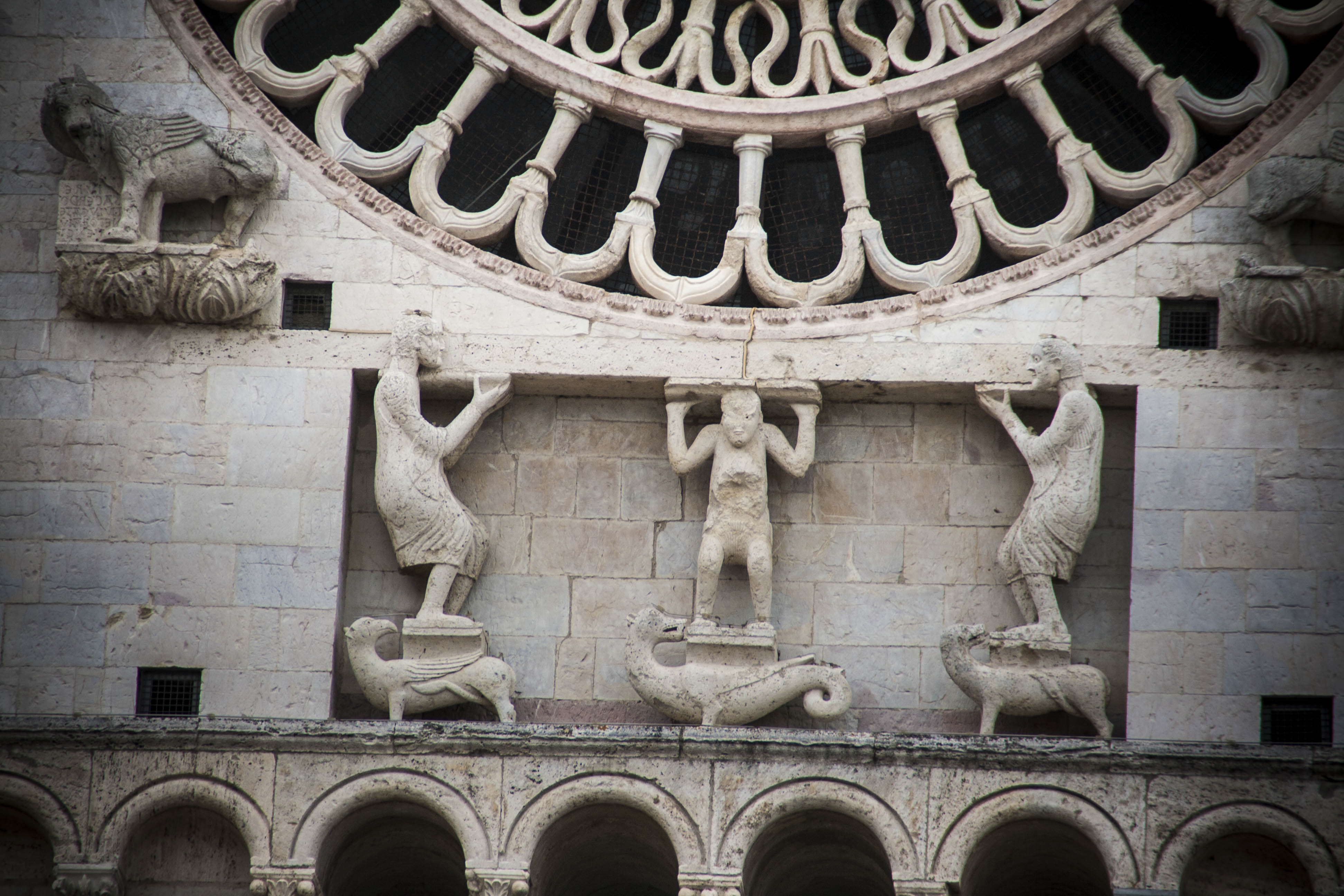 Assisi  Umbria Chiese Monumenti Particolare 