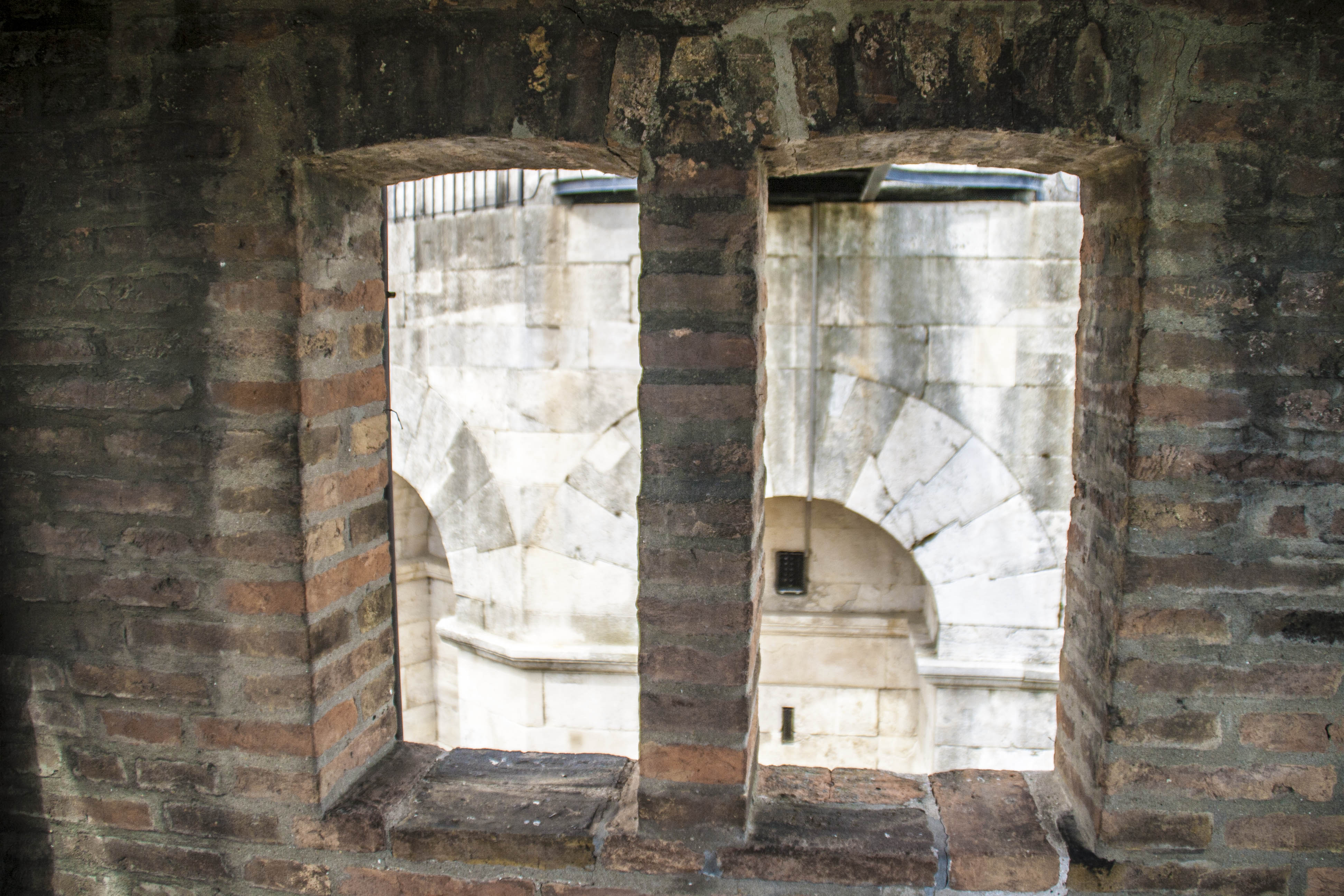 Ravenna Monumenti Edifici Particolare Mausoleo di Teodorico