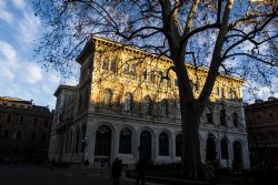 Bologna Edificio Monumento 