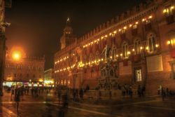 Bologna Nettuno Piazza Sera Piazza del Nettuno di sera