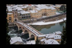 Verona Neve Ponte Pietra Persone 