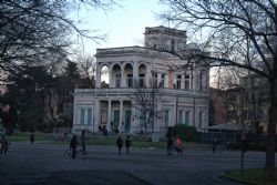 Bologna Giardini Margherita Edificio 