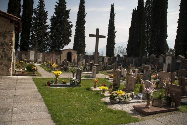 Tenno Monumento Edificio Cimitero 