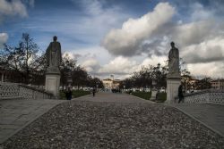 Padova Prato della Valle Particolare Monumenti Edifici HDR 