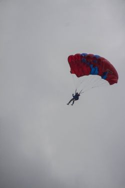 Bologna Paracadutisti Cielo 