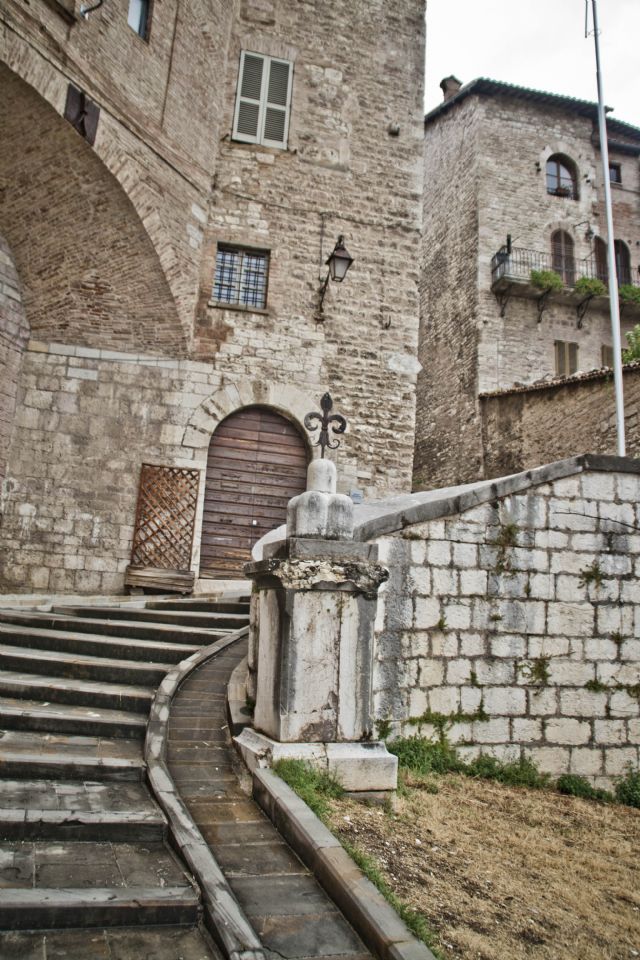 Gubbio Scalinata 