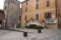 Dozza (Bo) Edificio Borgo Dozza il paese dai muri come quadri