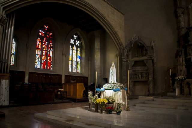 Napoli Statua Madonna 