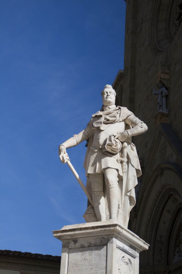 Arezzo Statua 
