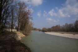 Vignola (Mo) Fiume Panaro Castello Il percorso da Vignola a Marano con lo scorcio del Castello di Vignola