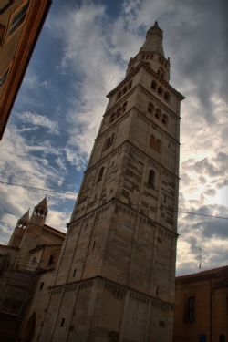 Modena Edificio Monumento Torre 