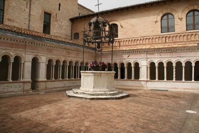 Foligno Abbazia di Santa Croce in Sassovivo 