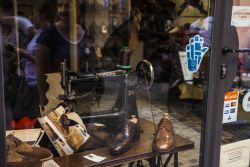 Bologna Scarpe artigianali Ciabattino artigianale