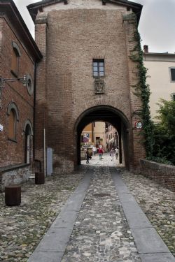 Dozza (Bo) Edicicio Strada Borgo Dozza il paese dai muri come quadri