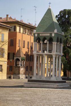 Bologna Monumenti Edifici Piaza S. Domenico