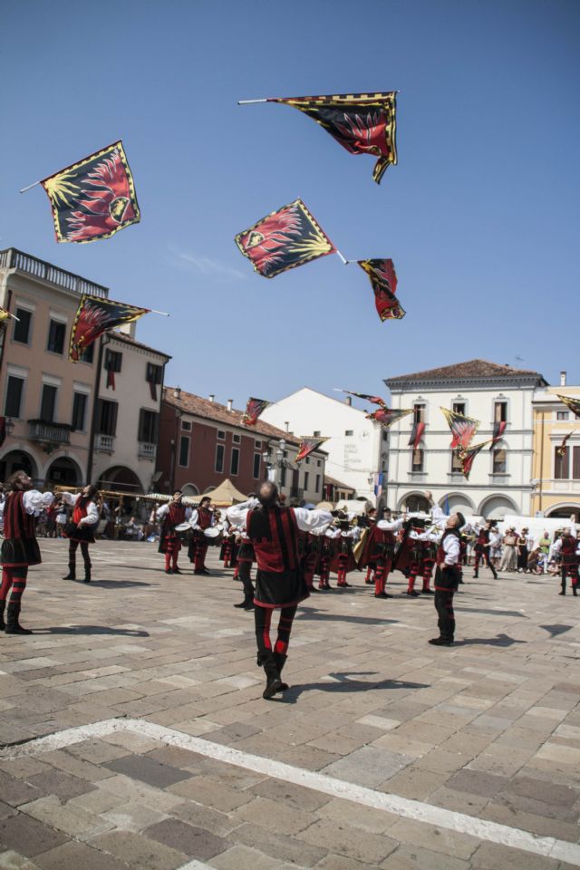 Montagnana Festa Medioevale Sbandieratori 