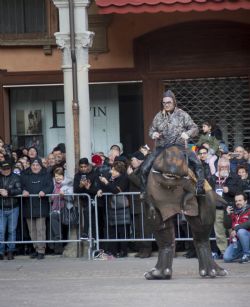 Imola Carnevale fantaveicoli Dinosauro maschera 