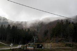 Sestola (Mo) Montagna Nebbia Il lago della Ninfa sul monte Cimone