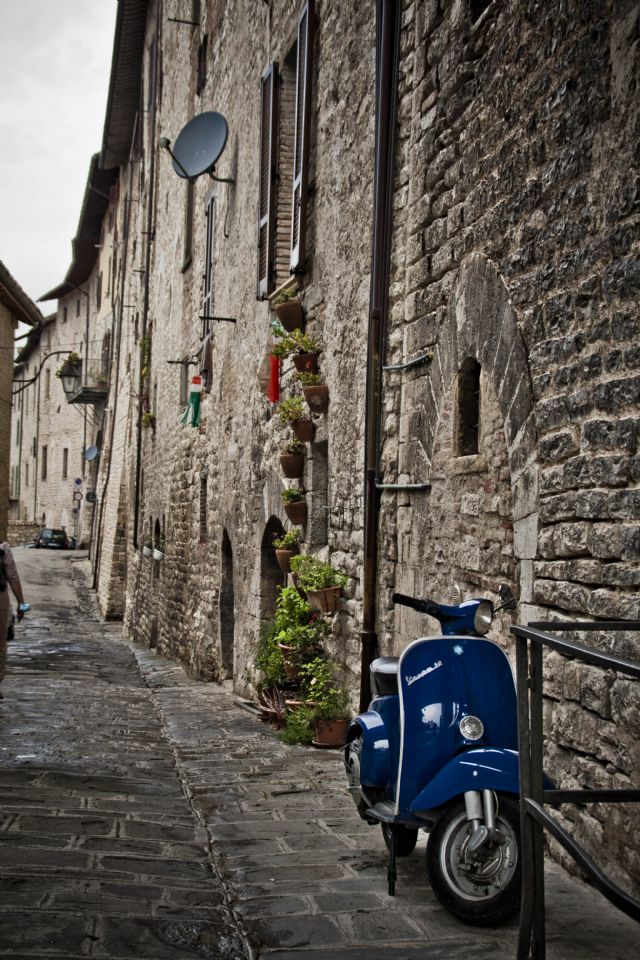 Gubbio Strada HDR 