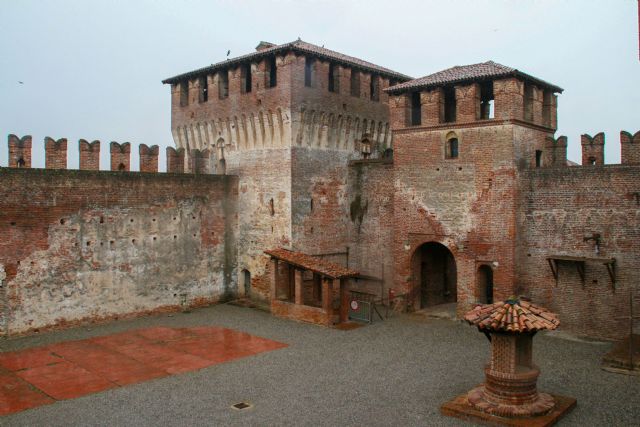 Soncino Castello, Edifici, Monumenti 