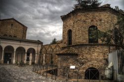 Ravenna Monumento Edificio HDR Battistero degli Ariani